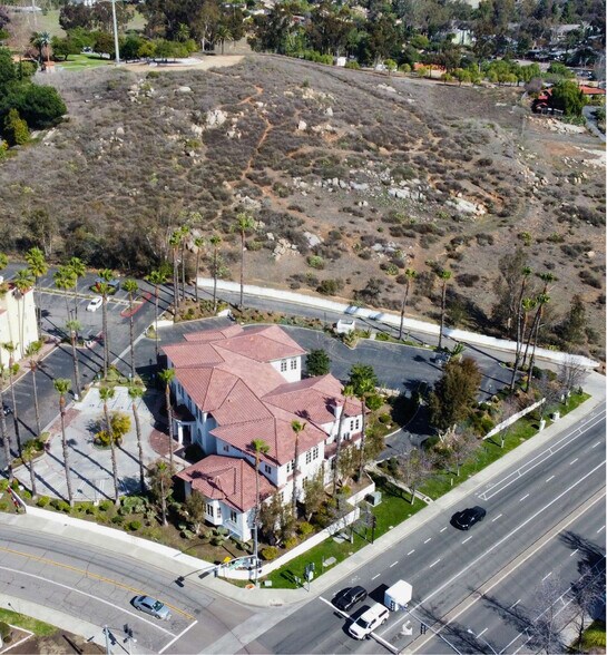 More Photos Of 700 W El Norte Pky, Escondido Medical For Lease
