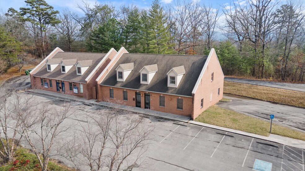 More Photos Of 114 Parliament Dr, Maryville Medical For Sale