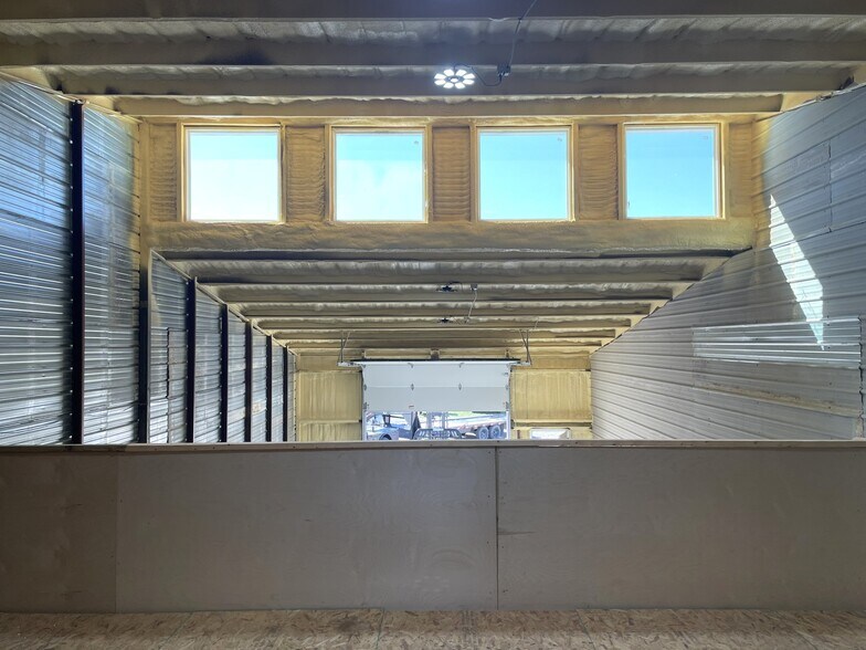 More Photos Of 5000 Gholson Rd, Waco Warehouse For Lease