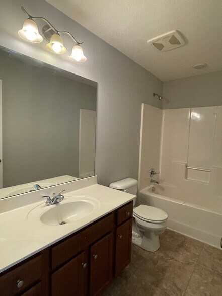 More Photos Of 415 Upper Stone Ave, Bowling Green Apartments For Sale