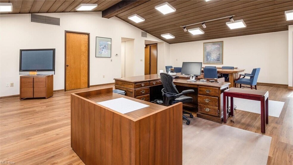 More Photos Of 9711 E Pike Rd, Cambridge Office For Lease