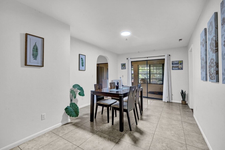 More Photos Of 225 Cape Coral Pky E, Cape Coral Apartments For Sale