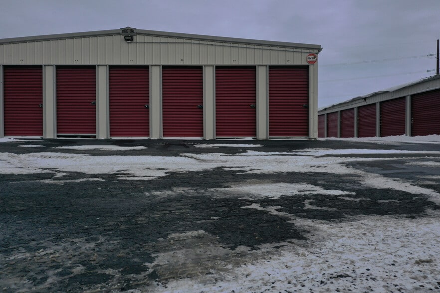 More Photos Of 23450 Emery Ave, Hampton Convenience Store For Sale