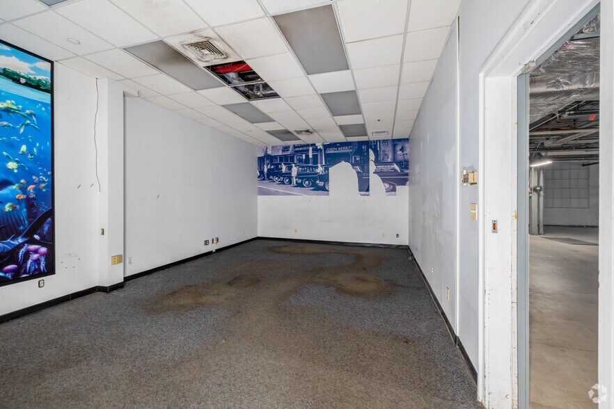 More Photos Of 650 Franklin Ave, Hartford Manufacturing For Sale