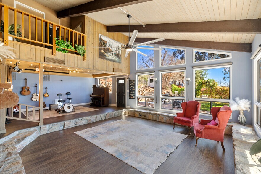 More Photos Of 10580 E Swinging Bridge Ln, Cornville Specialty For Sale