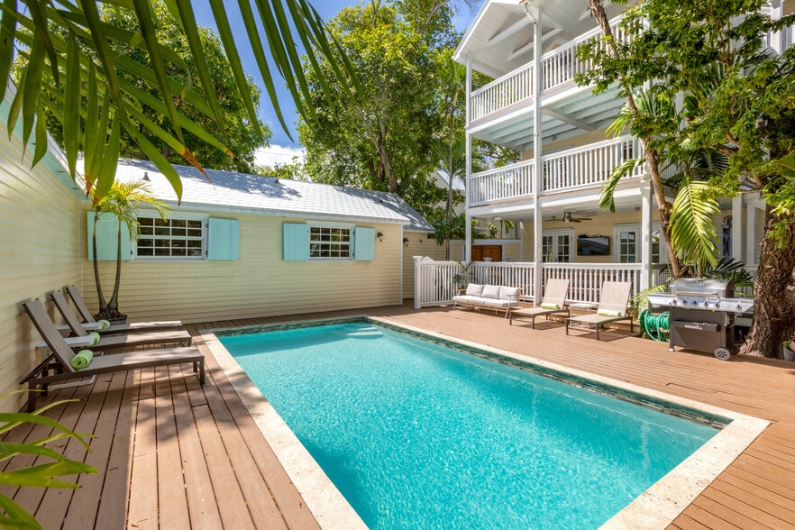 More Photos Of 525 Simonton St, Key West Specialty For Sale