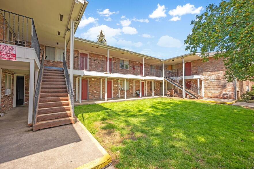 More Photos Of 1306-1320 3rd St, Cheney Apartments For Sale