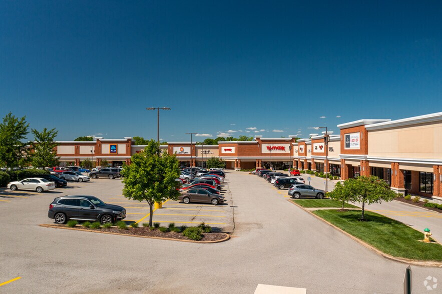 More Photos Of 12101-12153 Manchester Rd, Des Peres General Retail For Lease