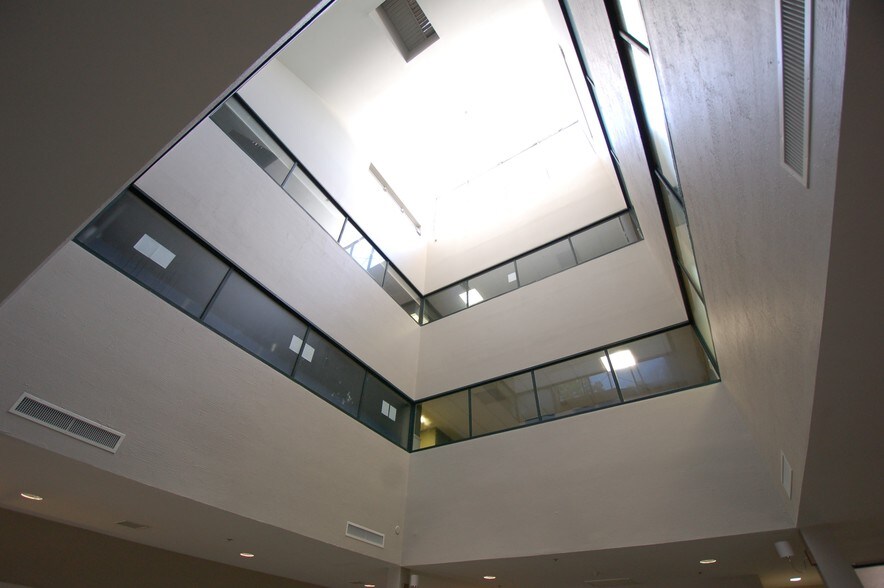 More Photos Of 32 Office Park Rd, Hilton Head Island Office For Lease