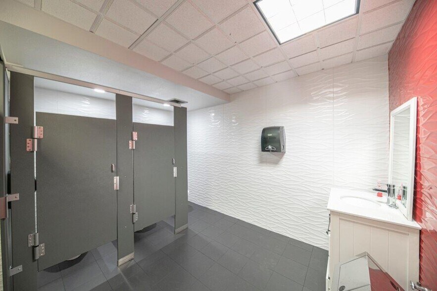 More Photos Of 125 W Missouri Ave, Midland Office For Lease