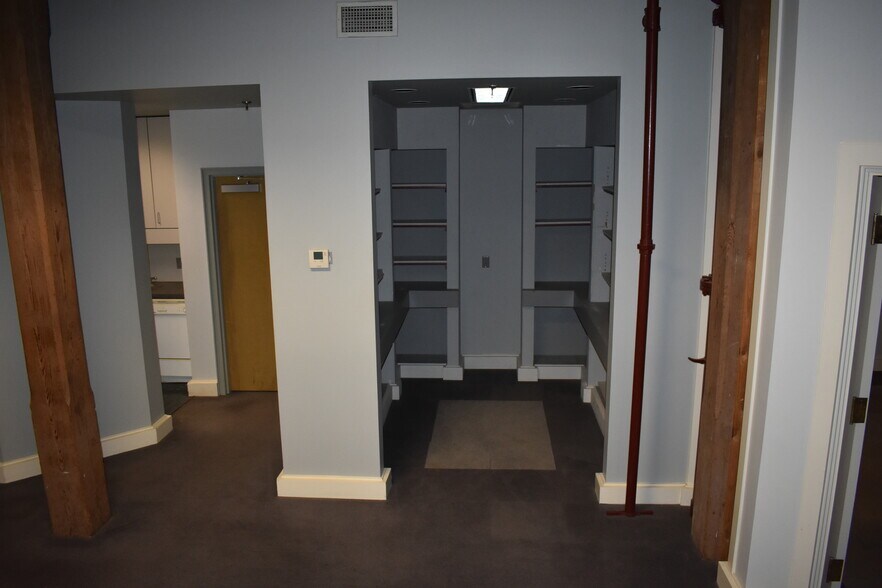 More Photos Of 250-260 Commerce St, Montgomery Medical For Sale