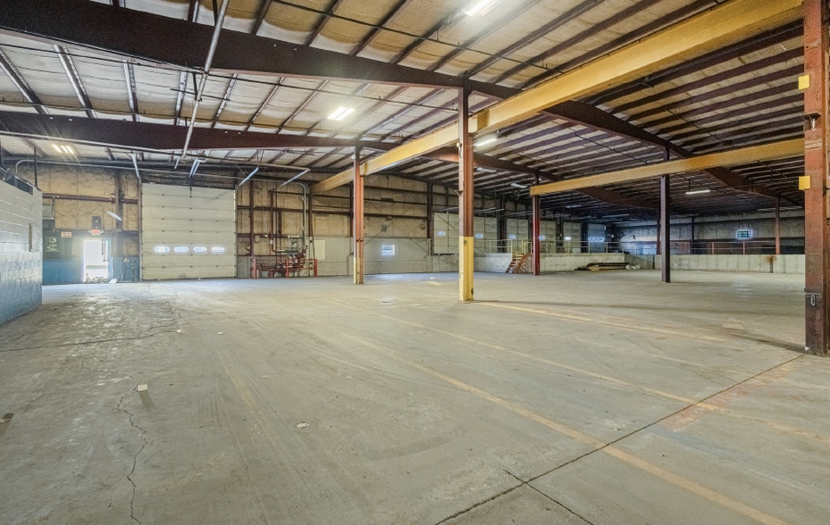 More Photos Of 44 Rivulet St, Uxbridge Warehouse For Sale