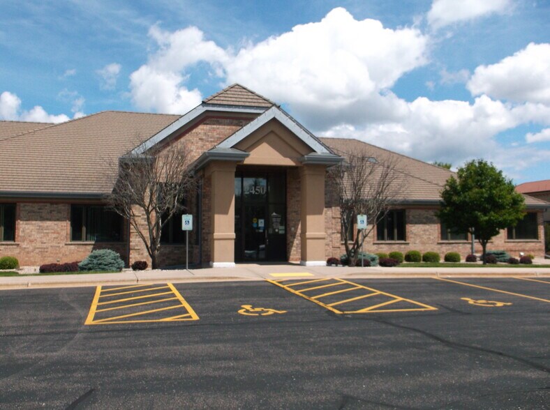 More Photos Of 2450 Witzel Ave, Oshkosh Office For Sale