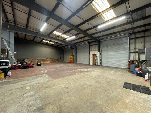More Photos Of 1109 25th St, West Palm Beach Light Distribution For Lease