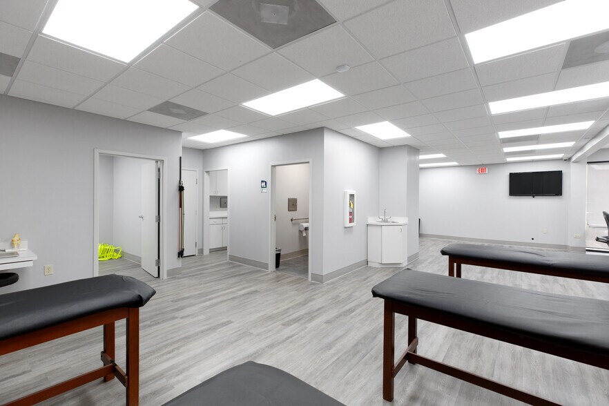 More Photos Of 324 Stevens Entry, Peachtree City Medical For Lease