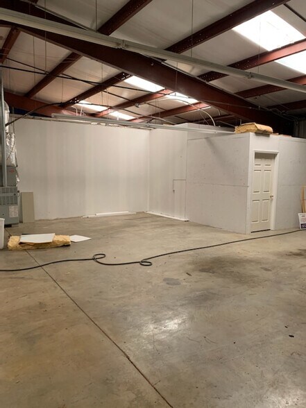 More Photos Of 404 Batesburg Hwy, Saluda Light Distribution For Lease