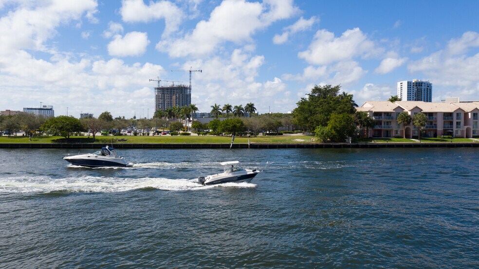 More Photos Of 4010 S Ocean Dr, Hollywood Hotel For Lease