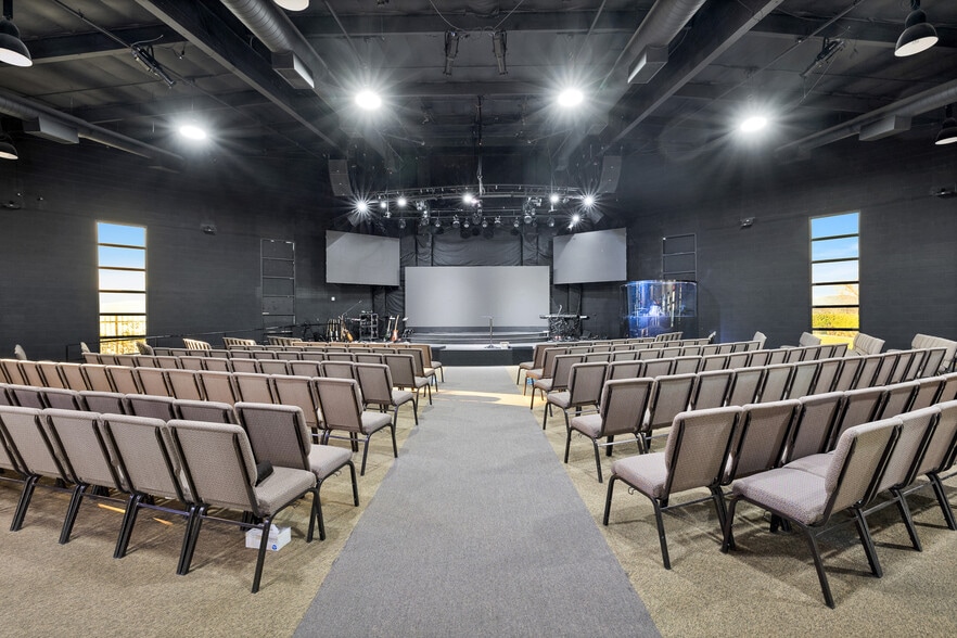 More Photos Of 17180 Soledad Canyon Rd, Canyon Country Religious Facility For Sale