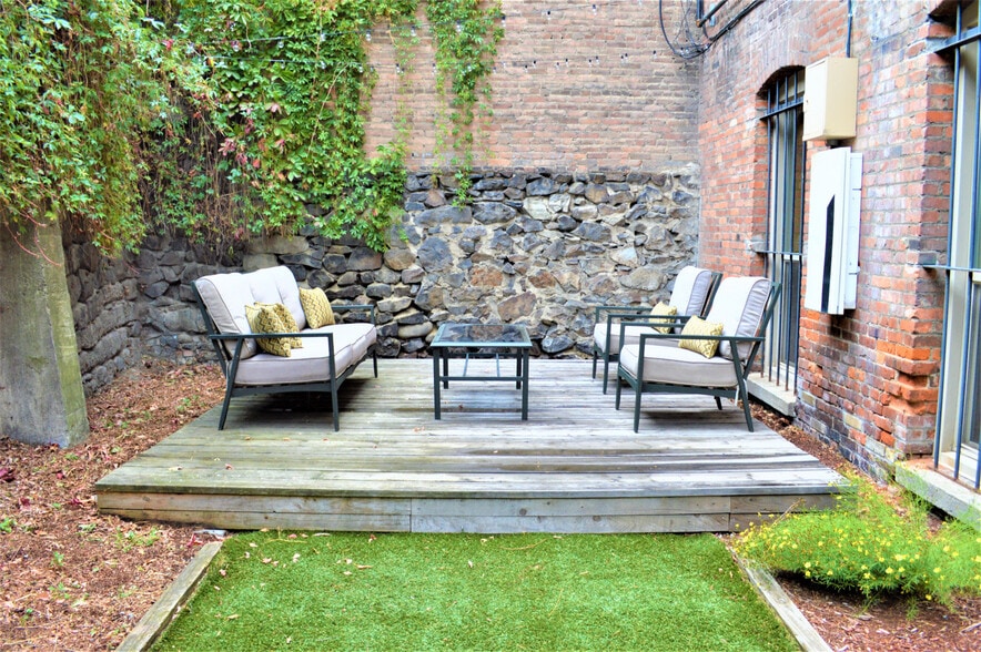 More Photos Of 401 W First Ave, Spokane Storefront Retail Office For Sale