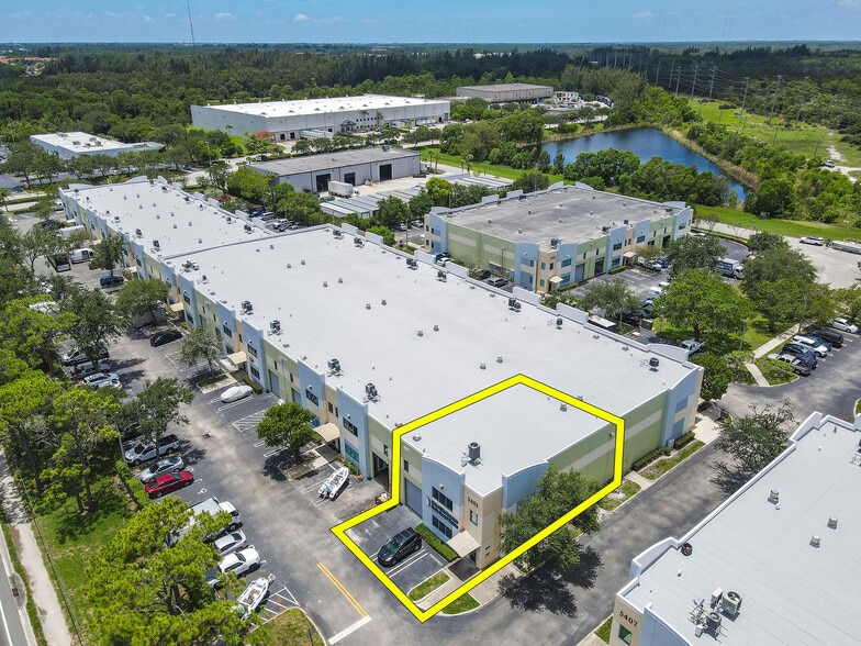 More Photos Of 5401 N Haverhill Rd, West Palm Beach Warehouse For Sale
