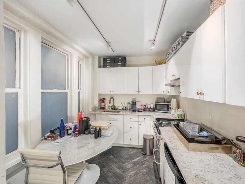 More Photos Of 157 E 81st St, New York Apartments For Lease