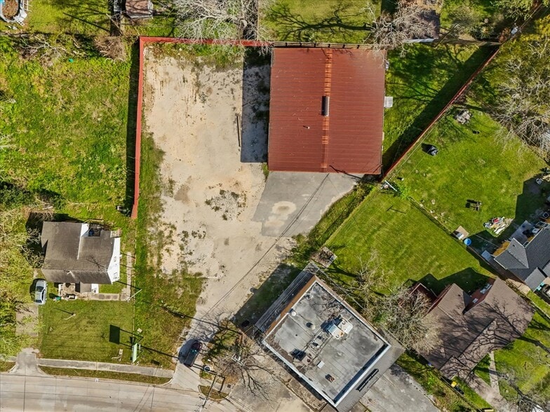 More Photos Of 1317 Cedar Dr, La Marque Warehouse For Lease