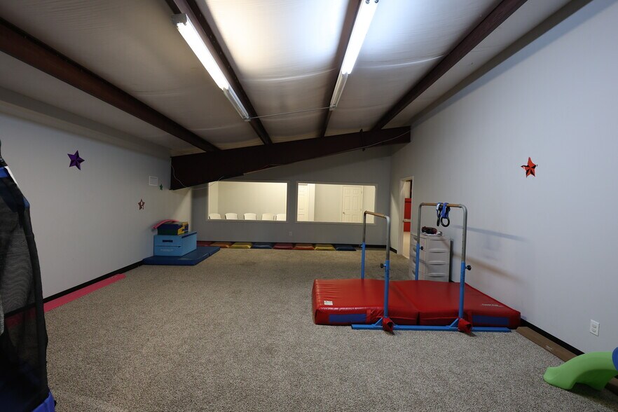 More Photos Of 31 Dale Dr, Cabot General Retail For Sale