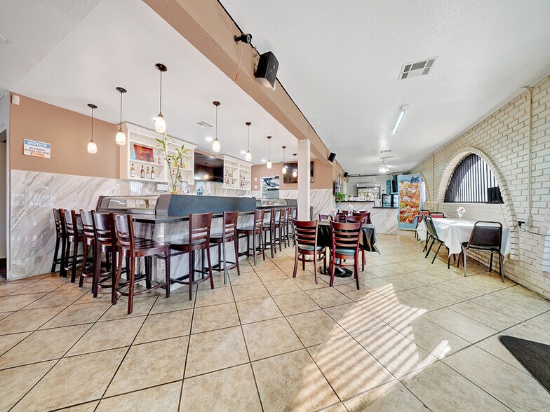 More Photos Of 114 E 11th St, Perris Restaurant For Lease