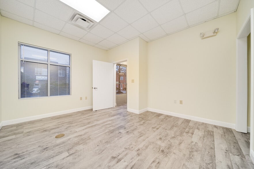 More Photos Of 180 N Belvedere Dr, Gallatin Office Residential For Lease