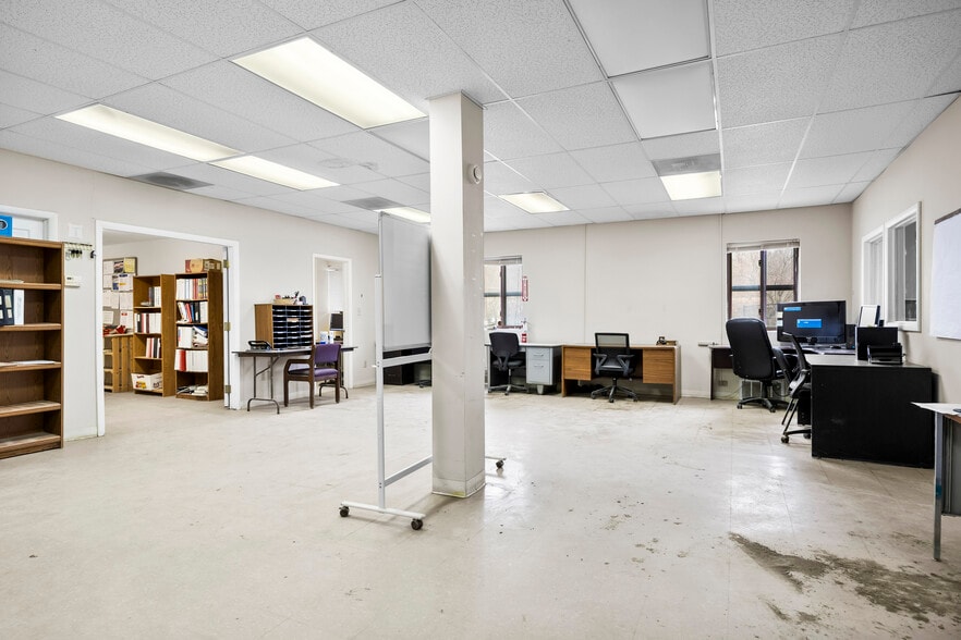 More Photos Of 433 N Pearl St, Albany Warehouse For Sale