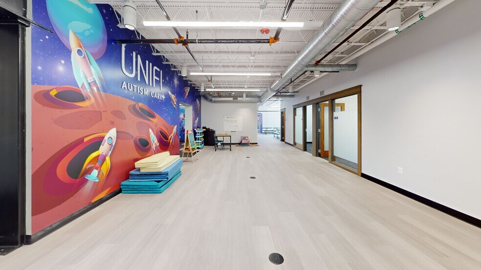 More Photos Of 6161 N Hillside Ave, Indianapolis Loft Creative Space For Lease