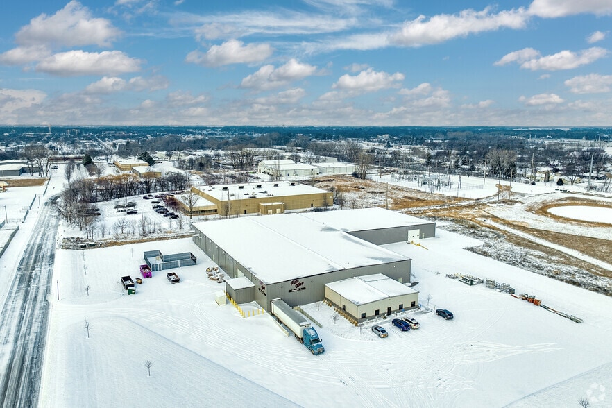 More Photos Of 1105 Benjamin Ave, Hutchinson Manufacturing For Sale