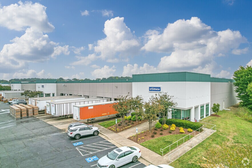 More Photos Of 9410 D Ducks Ln, Charlotte Unknown For Lease