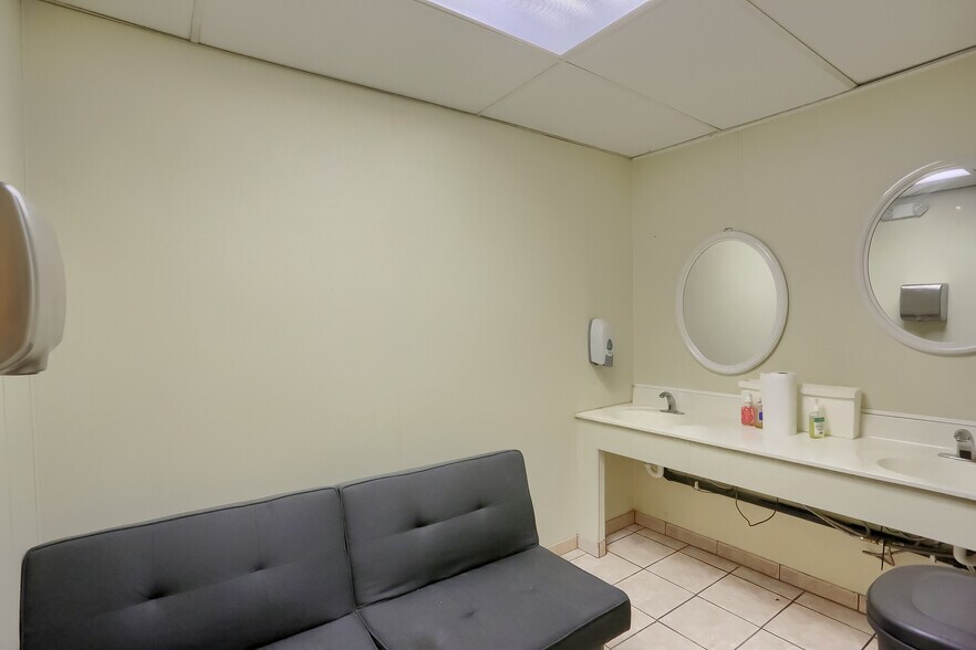 More Photos Of 7365 Denniston Ave, Pittsburgh General Retail For Sale