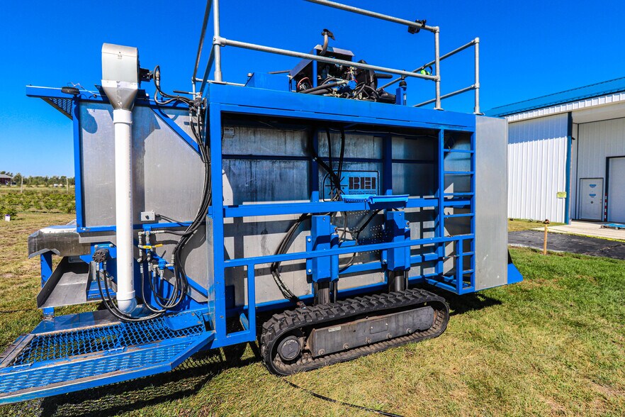 More Photos Of 705068 82 -1, Wembley General Retail For Sale