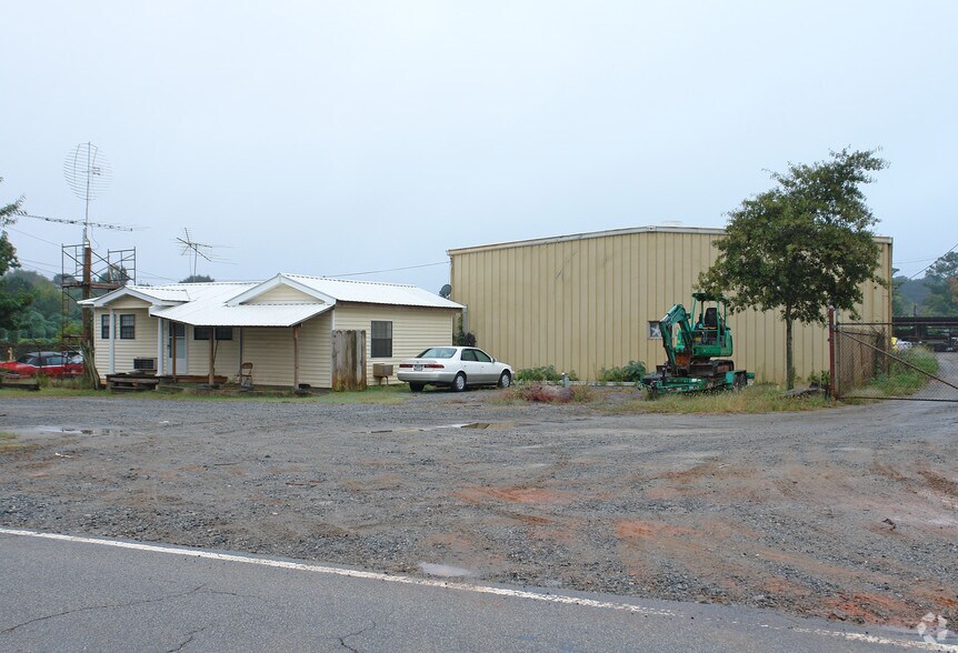More Photos Of 4029 Anderson Farm Rd, Austell Auto Salvage Facility For Lease