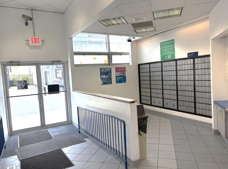 More Photos Of 1602 Frankford Ave, Philadelphia Post Office For Sale