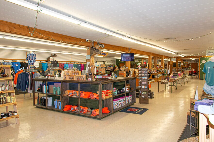 More Photos Of 110 N Broadway St, Broken Bow General Retail For Sale
