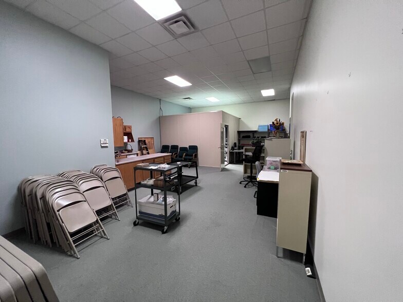 More Photos Of 109 W Main St, Somerset General Retail For Sale