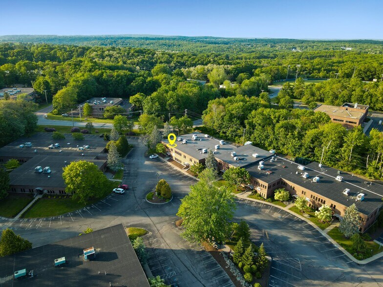 More Photos Of 6 Blackstone Valley Pl, Lincoln Medical For Sale