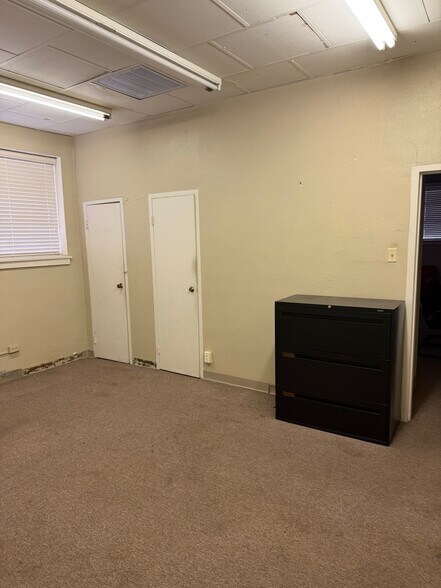 More Photos Of 1000 Columbus Ave, Waco Office For Lease
