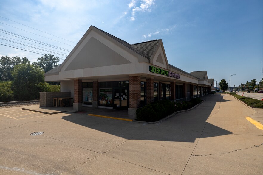 More Photos Of 2000 S Neil St, Champaign Freestanding For Lease