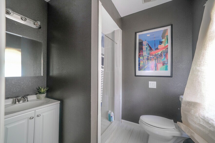 More Photos Of 2424 Southmore Blvd, Houston Medical For Lease