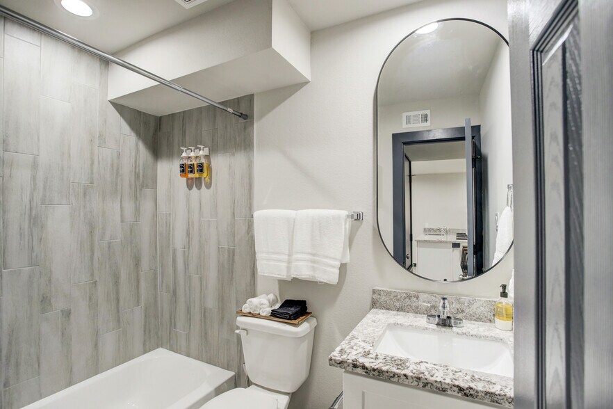 More Photos Of 3448 Elgin St, Houston Apartments For Sale