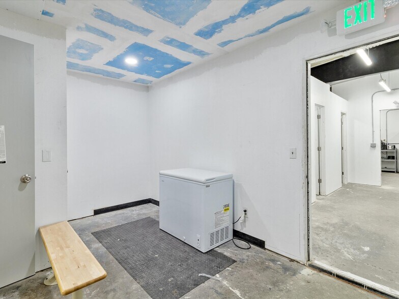 More Photos Of 700 N Main St, Lexington Warehouse For Lease
