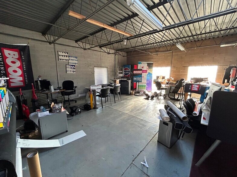 More Photos Of 2416 W Barry Ave, Chicago Warehouse For Lease