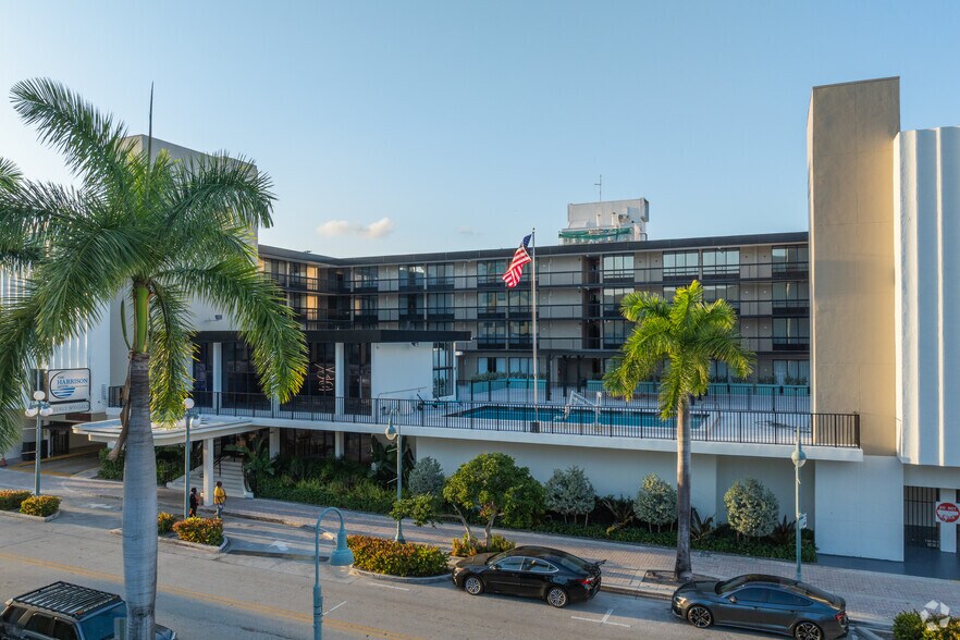 More Photos Of 1925 Harrison St, Hollywood Hotel For Lease