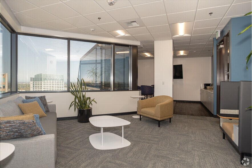 More Photos Of 801 K St, Sacramento Office For Lease