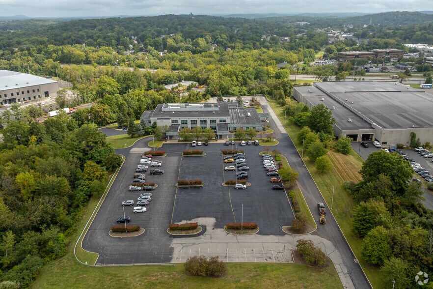 More Photos Of 70 Hatfield Ln, Goshen Medical For Lease