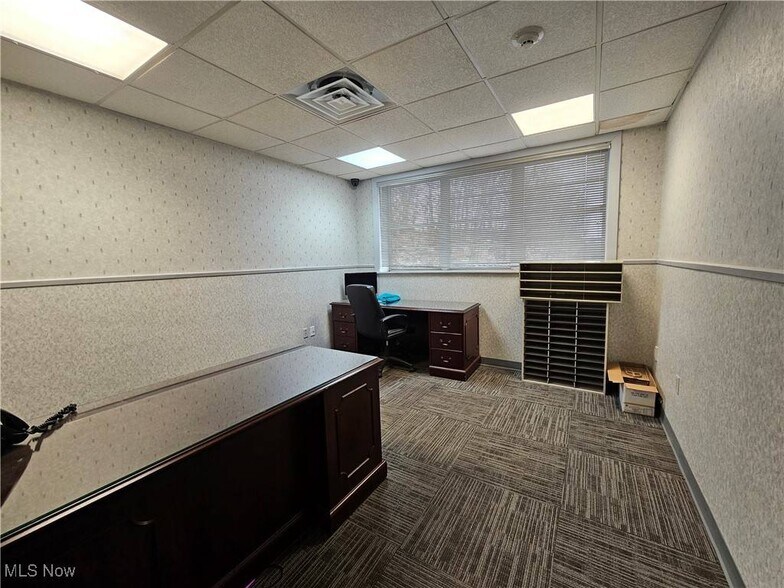 More Photos Of 1344 Cove Rd, Weirton Flex For Sale